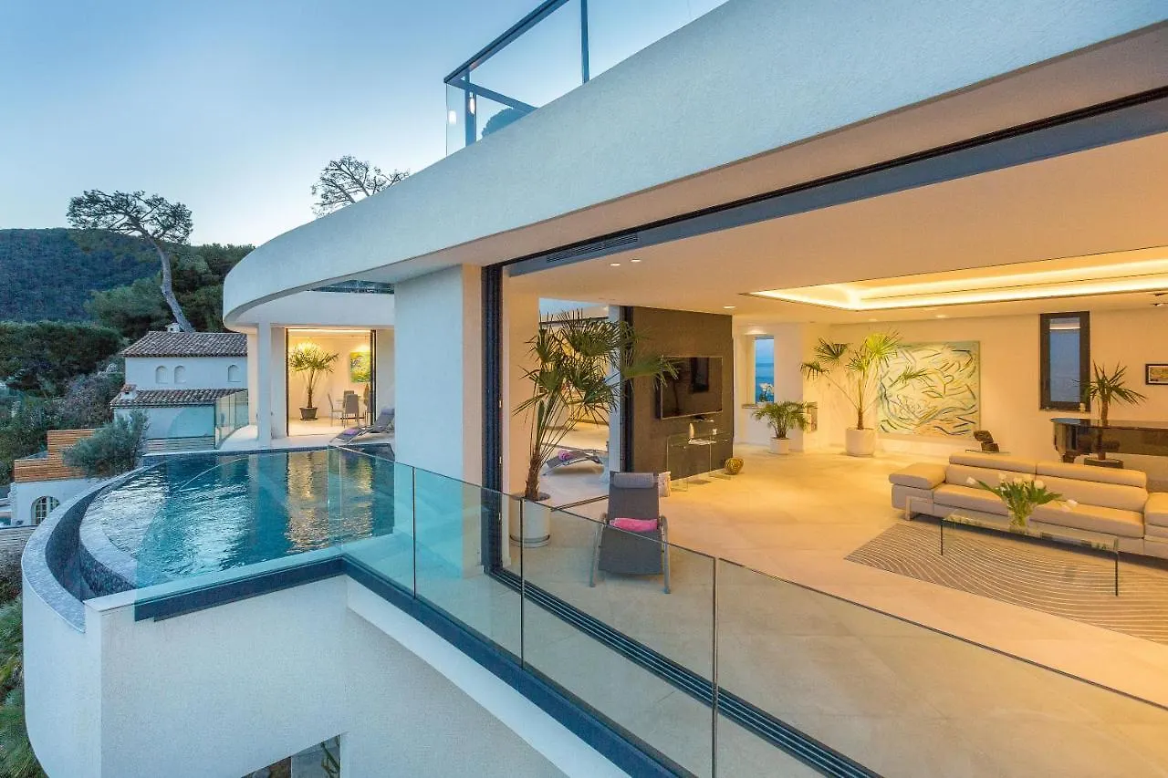 אזה Villa Paradise